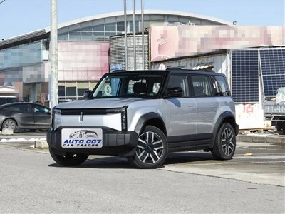 ICAR 03 elektr avtomobili